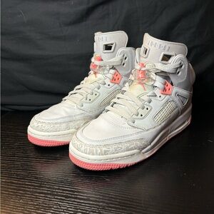 Women’s Jordan 4’s